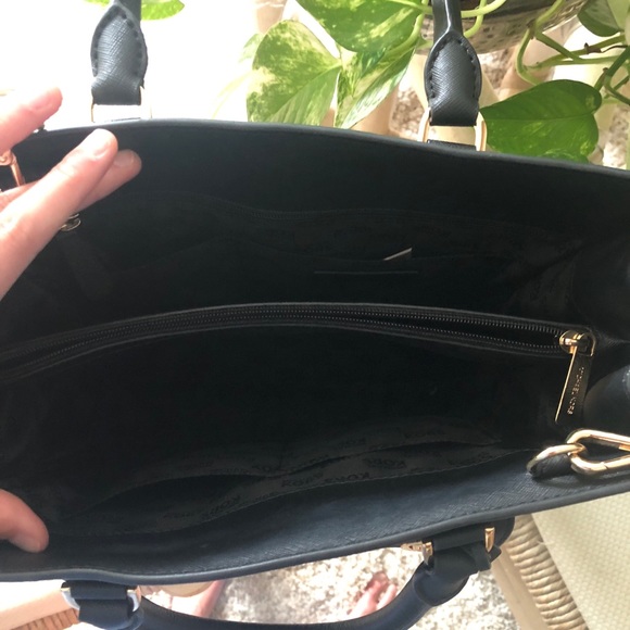 Purse - Picture 2 of 3